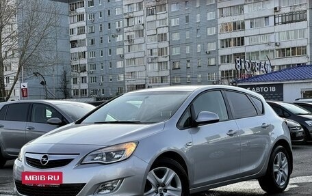 Opel Astra J, 2011 год, 649 000 рублей, 2 фотография