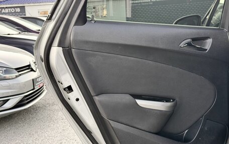 Opel Astra J, 2011 год, 649 000 рублей, 17 фотография