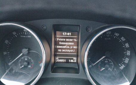 Skoda Yeti I рестайлинг, 2012 год, 1 100 000 рублей, 10 фотография