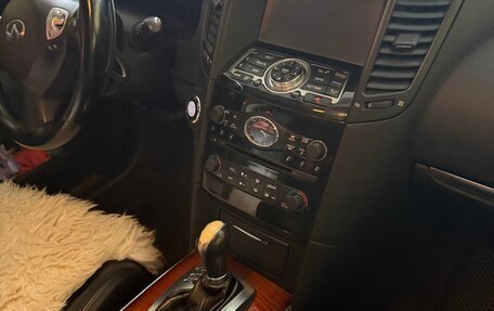 Infiniti QX70, 2013 год, 1 900 000 рублей, 8 фотография