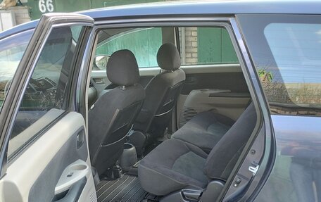 Mitsubishi Grandis, 2008 год, 975 000 рублей, 16 фотография