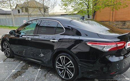 Toyota Camry, 2019 год, 2 550 000 рублей, 3 фотография