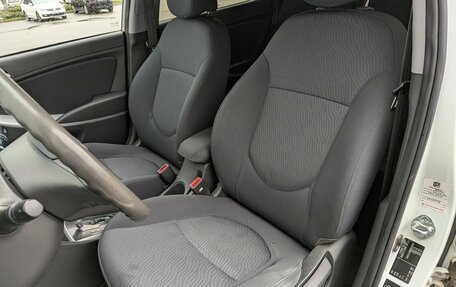 Hyundai Solaris II рестайлинг, 2011 год, 697 000 рублей, 12 фотография