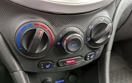 Hyundai Solaris II рестайлинг, 2011 год, 697 000 рублей, 18 фотография