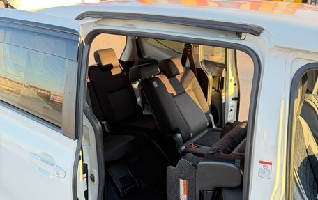 Toyota Sienta II, 2020 год, 1 900 000 рублей, 16 фотография