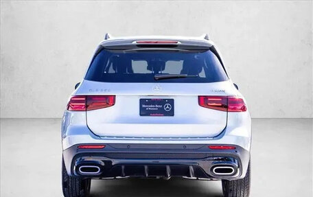 Mercedes-Benz GLB, 2026 год, 7 890 000 рублей, 4 фотография