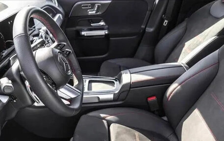 Mercedes-Benz GLB, 2026 год, 7 890 000 рублей, 24 фотография