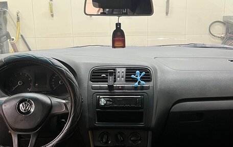 Volkswagen Polo VI (EU Market), 2016 год, 555 000 рублей, 3 фотография