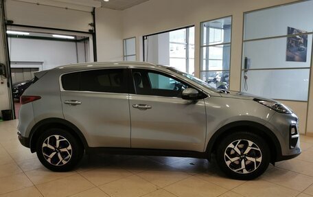 KIA Sportage IV рестайлинг, 2020 год, 2 355 000 рублей, 6 фотография