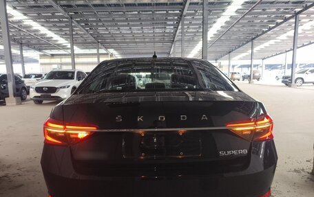 Skoda Superb III рестайлинг, 2023 год, 2 452 000 рублей, 5 фотография