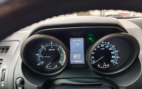 Toyota Land Cruiser Prado 150 рестайлинг 2, 2012 год, 3 499 000 рублей, 6 фотография