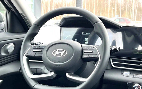 Hyundai Elantra, 2023 год, 1 790 000 рублей, 8 фотография