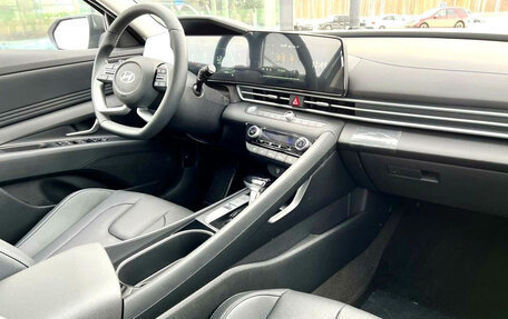 Hyundai Elantra, 2023 год, 1 790 000 рублей, 9 фотография