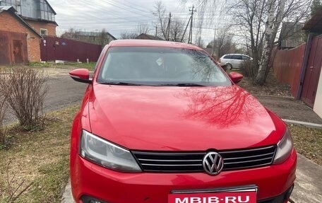 Volkswagen Jetta VI, 2012 год, 1 100 000 рублей, 2 фотография