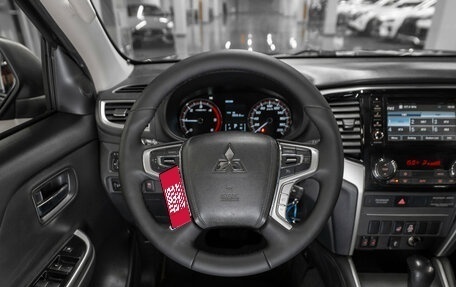 Mitsubishi L200 IV рестайлинг, 2019 год, 2 450 000 рублей, 10 фотография