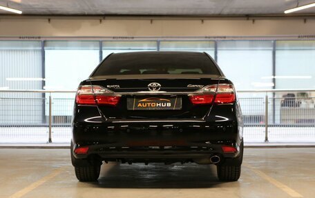 Toyota Camry, 2015 год, 1 850 000 рублей, 6 фотография