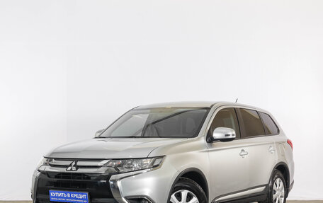 Mitsubishi Outlander III рестайлинг 3, 2016 год, 1 899 000 рублей, 4 фотография