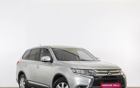 Mitsubishi Outlander III рестайлинг 3, 2016 год, 1 899 000 рублей, 2 фотография