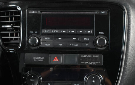 Mitsubishi Outlander III рестайлинг 3, 2016 год, 1 899 000 рублей, 18 фотография