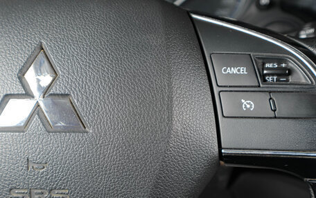 Mitsubishi Outlander III рестайлинг 3, 2016 год, 1 899 000 рублей, 16 фотография