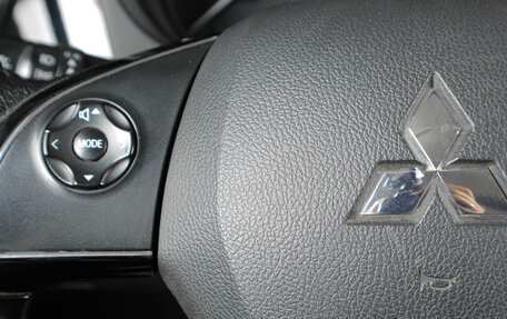 Mitsubishi Outlander III рестайлинг 3, 2016 год, 1 899 000 рублей, 15 фотография