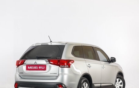 Mitsubishi Outlander III рестайлинг 3, 2016 год, 1 899 000 рублей, 7 фотография