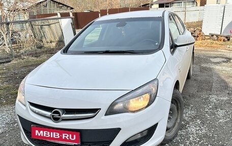 Opel Astra J, 2013 год, 650 000 рублей, 1 фотография