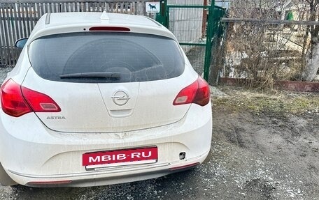 Opel Astra J, 2013 год, 650 000 рублей, 2 фотография