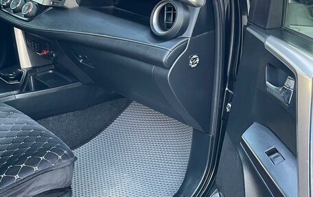 Toyota RAV4, 2016 год, 2 256 000 рублей, 10 фотография