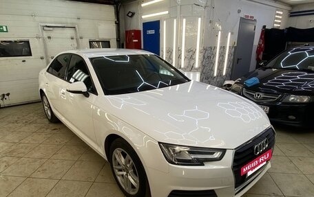 Audi A4, 2019 год, 2 250 000 рублей, 11 фотография