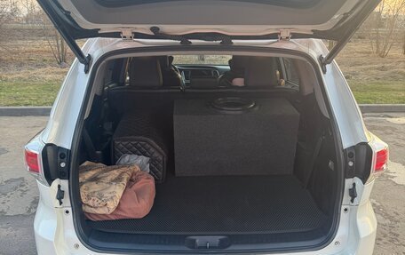 Toyota Highlander III, 2014 год, 3 000 000 рублей, 15 фотография