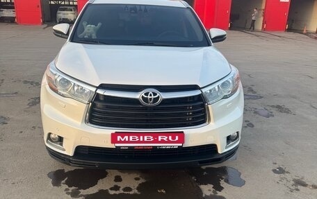 Toyota Highlander III, 2014 год, 3 000 000 рублей, 11 фотография