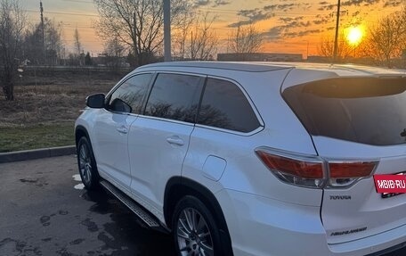 Toyota Highlander III, 2014 год, 3 000 000 рублей, 13 фотография