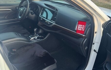 Toyota Highlander III, 2014 год, 3 000 000 рублей, 8 фотография