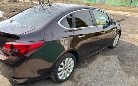 Opel Astra J, 2014 год, 895 000 рублей, 2 фотография