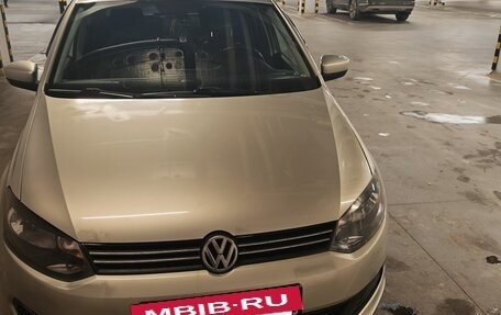 Volkswagen Polo VI (EU Market), 2012 год, 700 000 рублей, 4 фотография