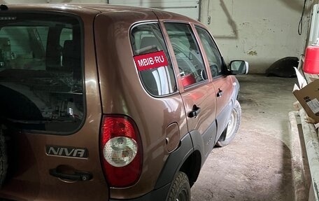 Chevrolet Niva I рестайлинг, 2018 год, 700 000 рублей, 5 фотография