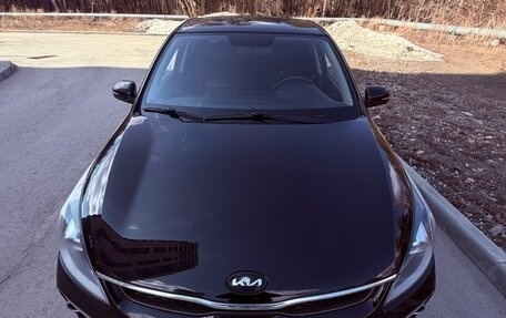 KIA Rio IV, 2018 год, 1 370 000 рублей, 4 фотография