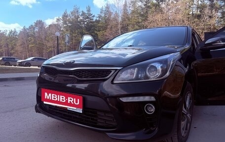 KIA Rio IV, 2018 год, 1 370 000 рублей, 7 фотография