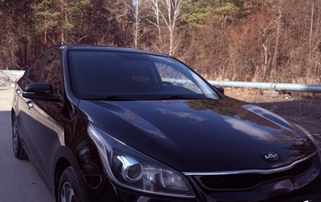 KIA Rio IV, 2018 год, 1 370 000 рублей, 2 фотография
