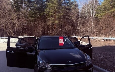 KIA Rio IV, 2018 год, 1 370 000 рублей, 8 фотография