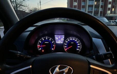 Hyundai Solaris II рестайлинг, 2013 год, 642 000 рублей, 8 фотография