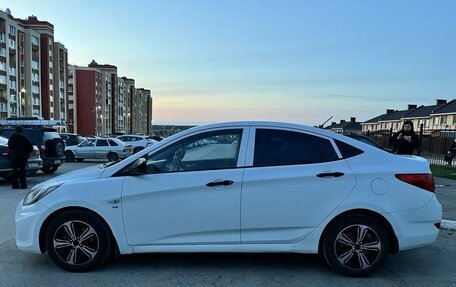 Hyundai Solaris II рестайлинг, 2013 год, 642 000 рублей, 6 фотография