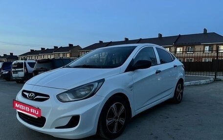 Hyundai Solaris II рестайлинг, 2013 год, 642 000 рублей, 7 фотография