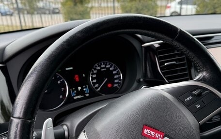 Mitsubishi Outlander III рестайлинг 3, 2014 год, 1 570 000 рублей, 7 фотография