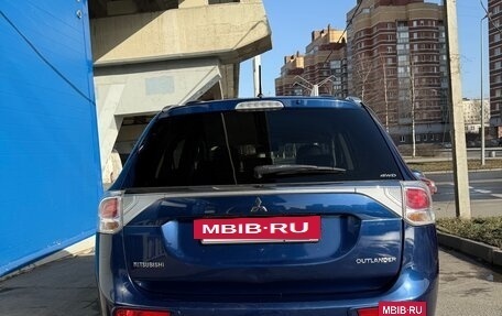 Mitsubishi Outlander III рестайлинг 3, 2014 год, 1 570 000 рублей, 6 фотография