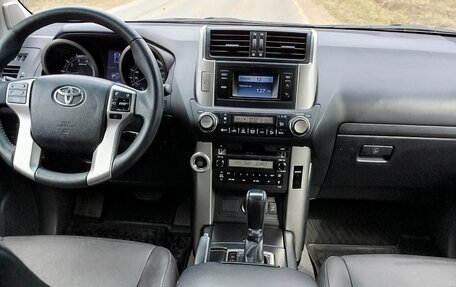 Toyota Land Cruiser Prado 150 рестайлинг 2, 2012 год, 3 000 000 рублей, 14 фотография