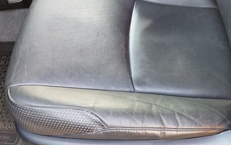 Toyota Land Cruiser Prado 150 рестайлинг 2, 2012 год, 3 000 000 рублей, 18 фотография