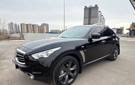 Infiniti QX70, 2015 год, 2 850 000 рублей, 11 фотография