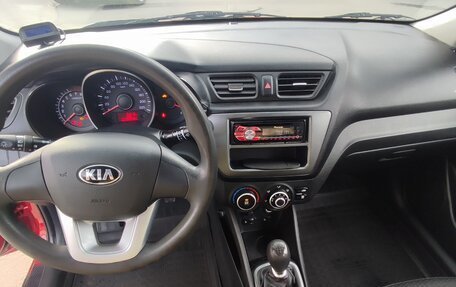 KIA Rio III рестайлинг, 2013 год, 825 000 рублей, 20 фотография